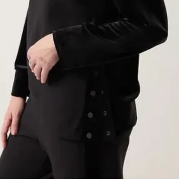 NWT New ATHLETA Retroplush Velvet Crewneck Sweatshirt Black Medium - Picture 6 of 9